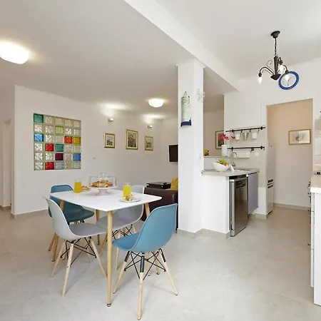 Ferienhaus šmuketa In Haus Für 4-5 Personen Trogir