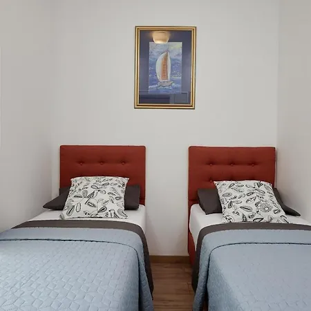 Ferienhaus šmuketa In Haus Für 4-5 Personen