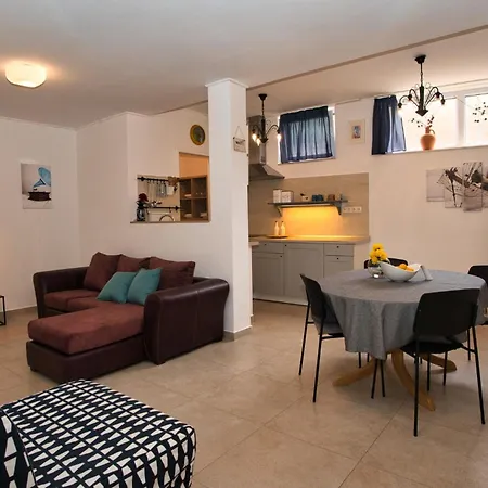 šmuketa In Haus Für 4-5 Personen *