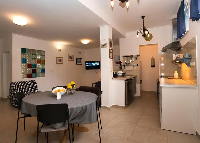 Vikendica Smuketa In Haus Fuer 4-5 Personen *