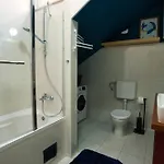 Smuketa In Haus Fuer 4 Personen Trogir