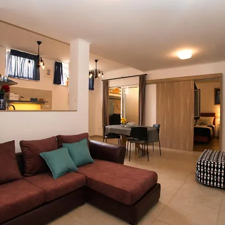 Holiday home Smuketa In Haus Fuer 4 Personen *