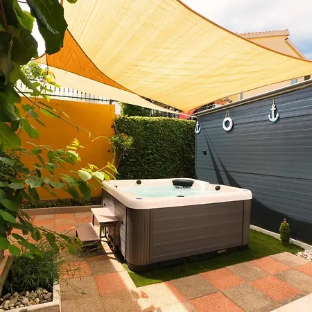 Smuketa In Haus Fuer 4-5 Personen *