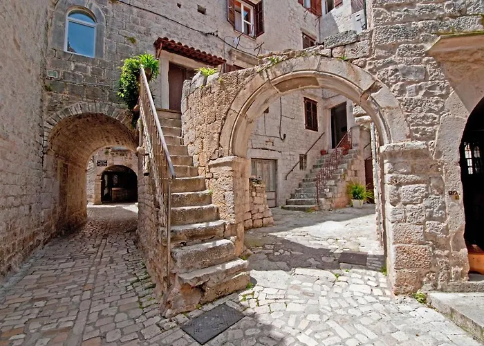 Smuketa In Haus Fuer 4-5 Personen Hébergement de vacances Trogir